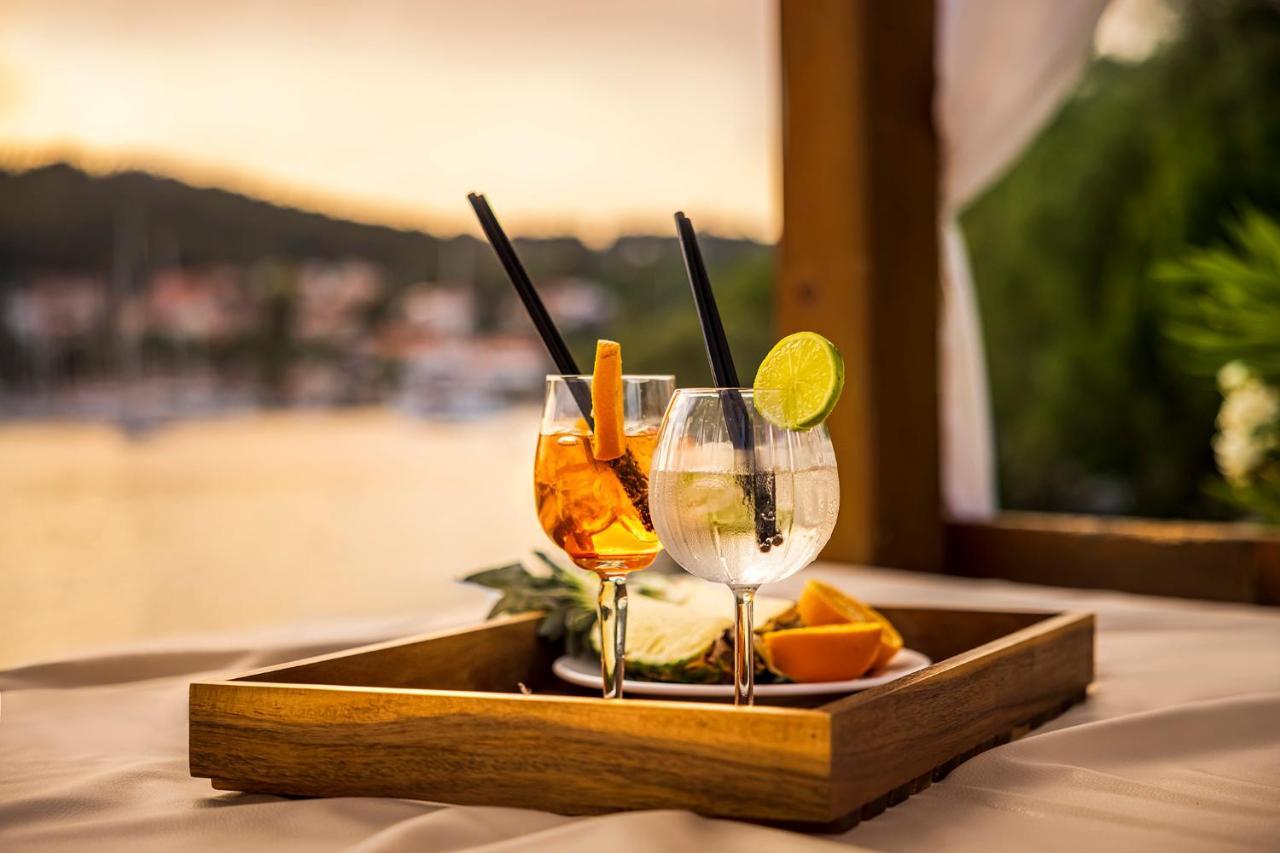 Aminess Vival Port9 Resort Medvinjak Exterior photo